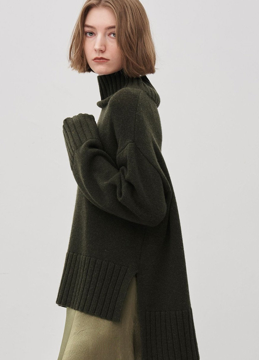 前短後長高領毛衣